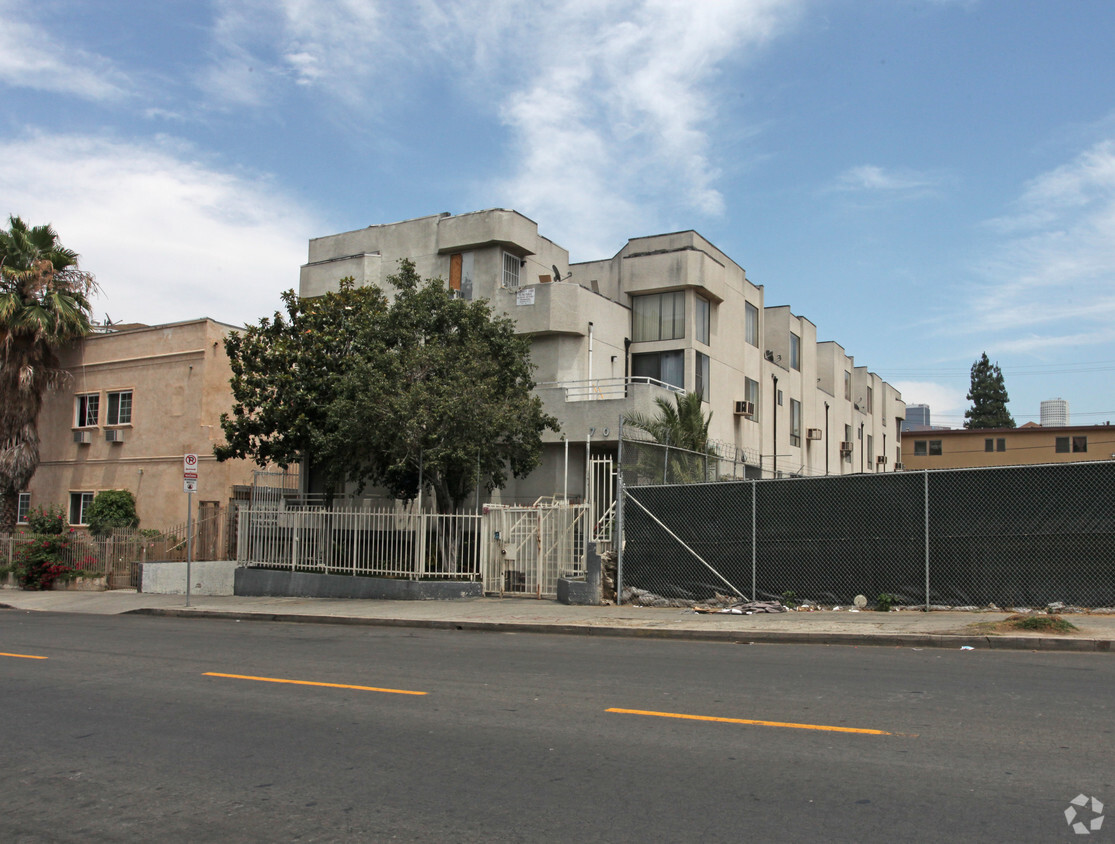 Primary Photo - Harris Apartments