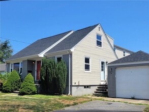 Building Photo - 19 Hillside Ave