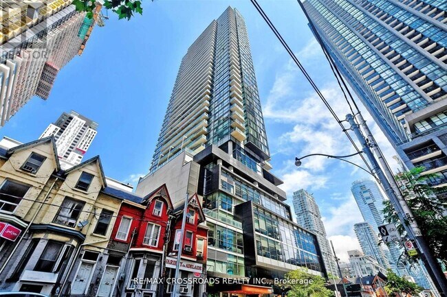 Photo du bâtiment - 290 Adelaide St W