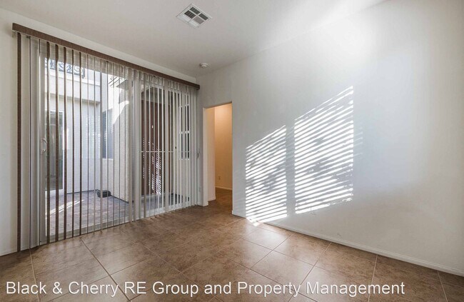 Foto del edificio - 3 br, 3 bath House - 7561 Tamany St