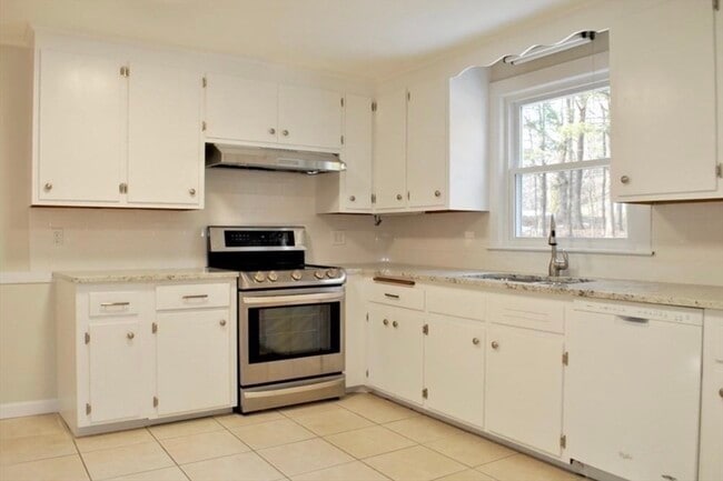 Foto del edificio - 21 Hillside Rd