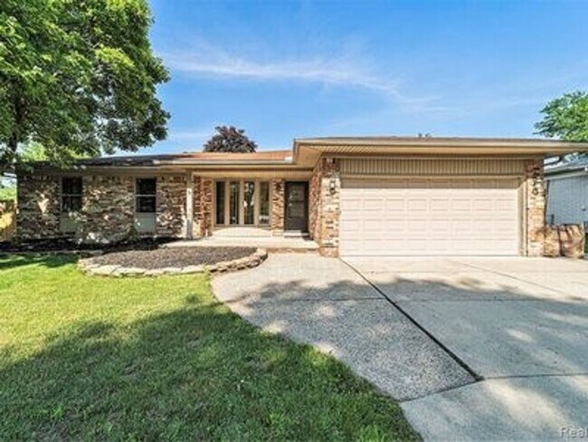 Foto del edificio - Charming 3BR House in Troy