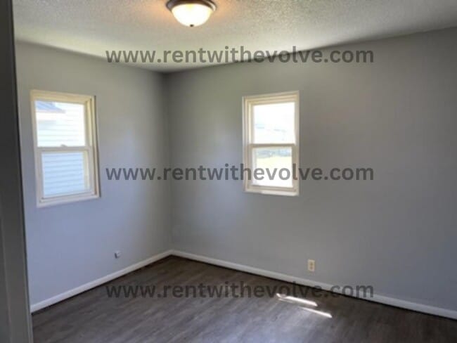 Foto del edificio - 225 S Angle St