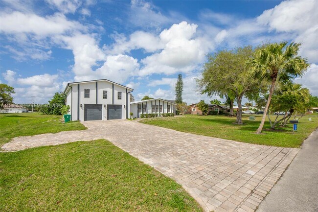 Foto del edificio - 17101 SW 48th St