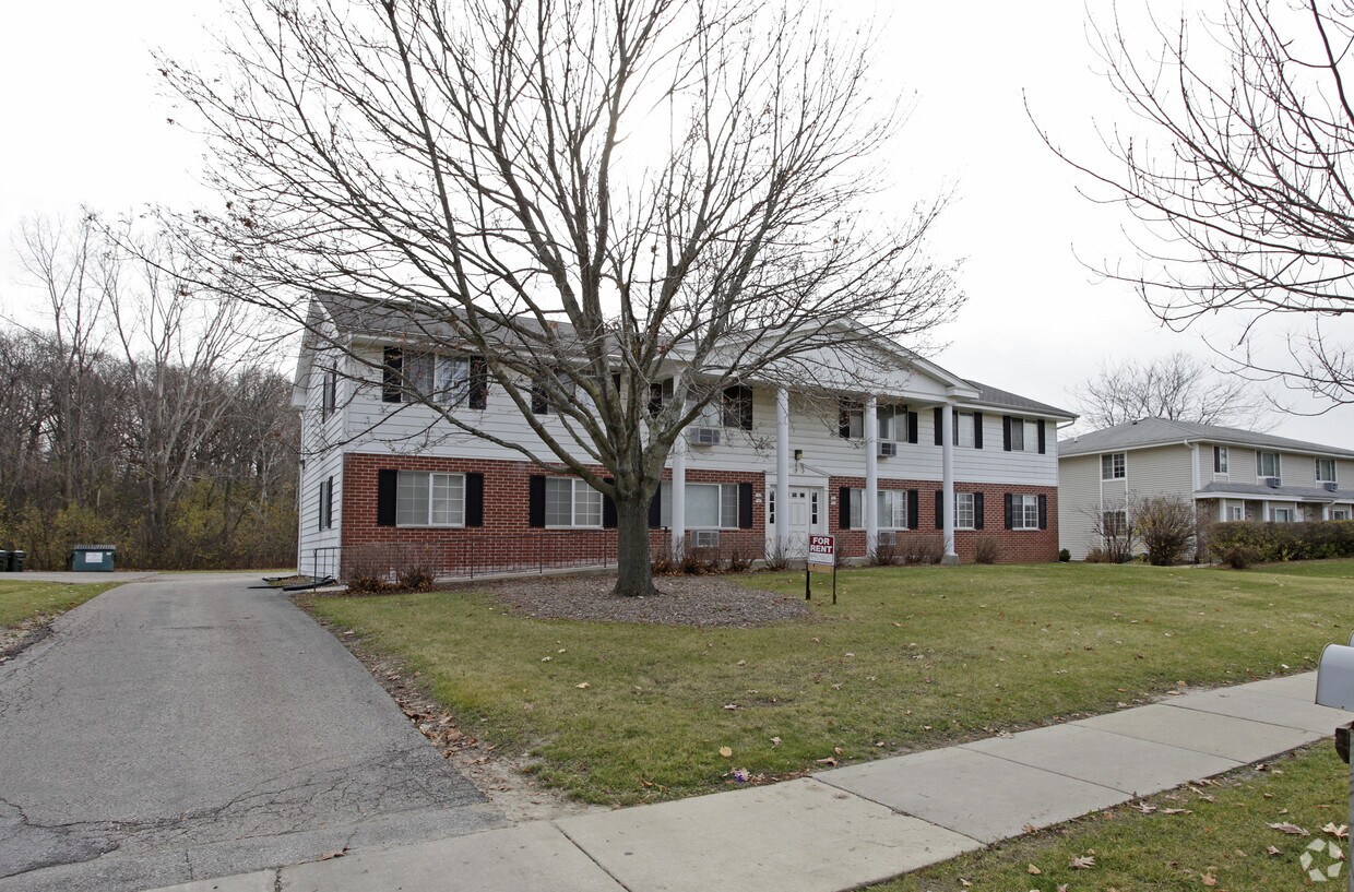 Building Photo - 741-747 E Imperial Dr