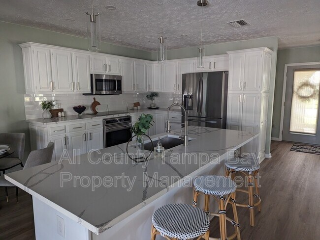 Building Photo - 3931 Venetian Way