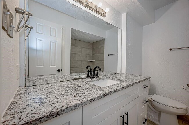 Foto del edificio - 14706 Dale Hollow Ln