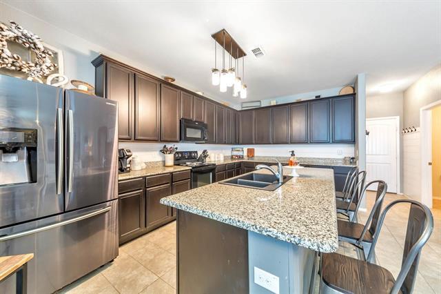 Foto del edificio - 2124 Dewitt Ln
