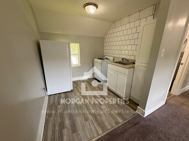 Foto del edificio - 832 E 7th St
