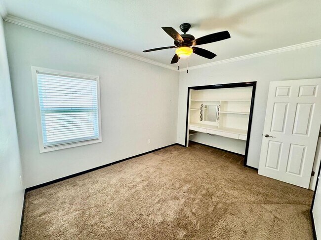 Building Photo - 5121 Fairway 1 Dr