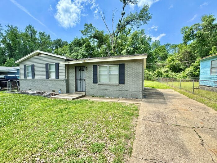 Primary Photo - 3943 Maynard Dr