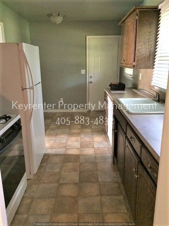 Foto del edificio - Renovated 3 Bedroom close to OU Campus!! LAWNCARE INCLUDED!!