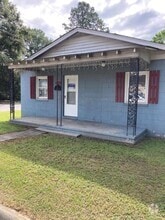 Building Photo - 208 Wainwright Ave E