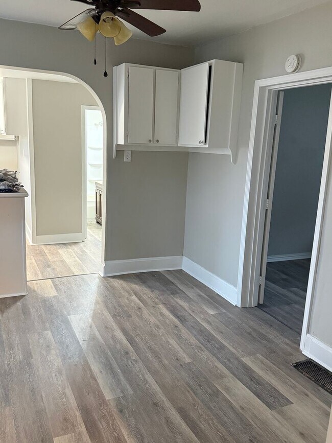 Building Photo - Welcome to 498 Allston!