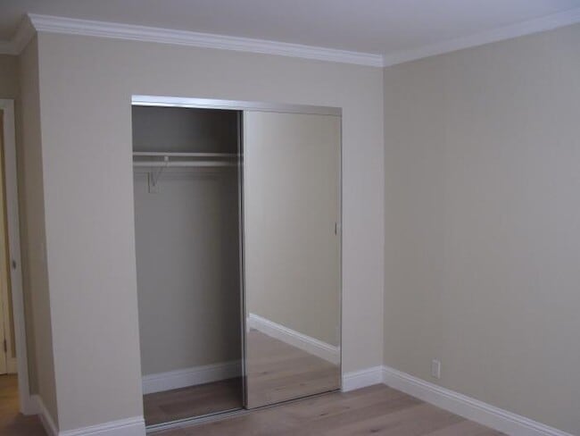 Building Photo - 1 bedroom in Oakland CA 94612