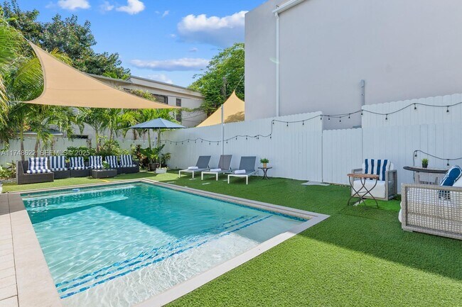 Foto del edificio - 3572 SW 23rd St