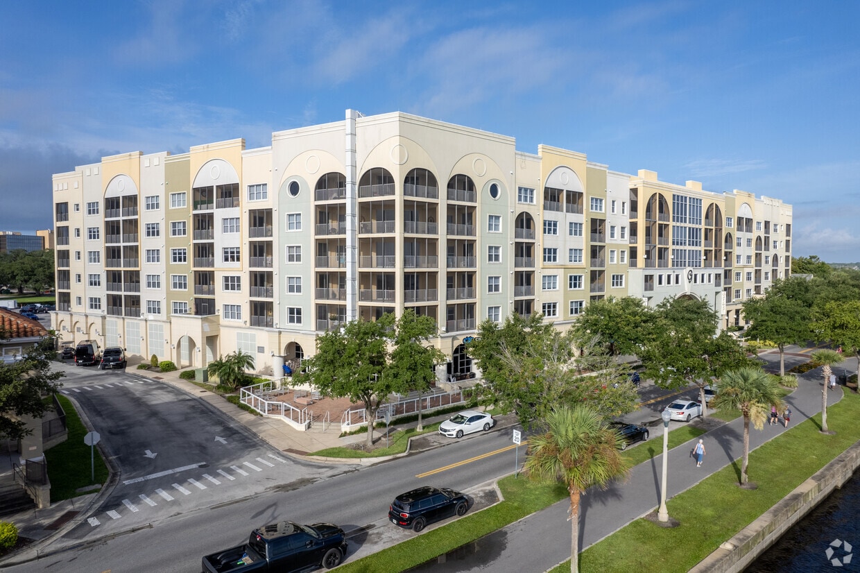 Gateway At Riverwalk Apartments in Sanford, FL