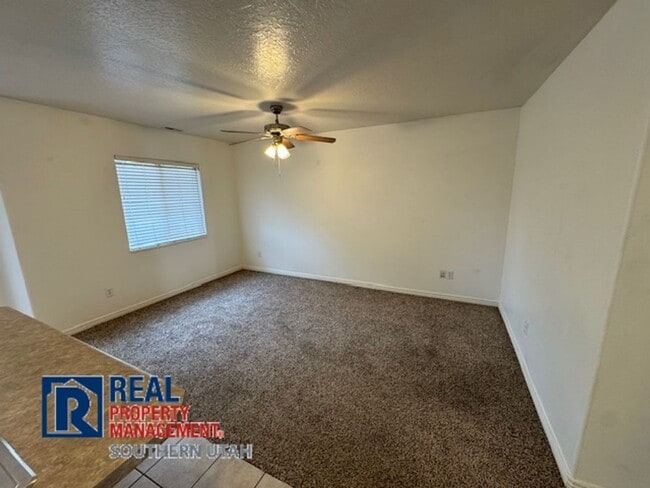 Foto del edificio - Spacious Townhome in Hidden Valley