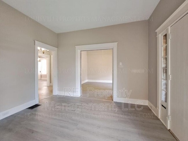 Building Photo - 642 S 35th St