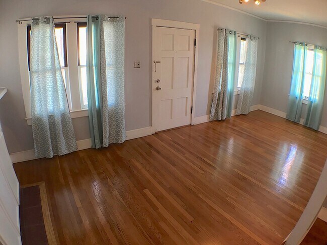Foto del edificio - Central El Paso 2 bed REFRIG A/C with Moun...