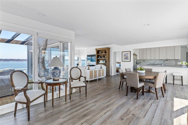 Foto del edificio - 334 Centre Island Rd