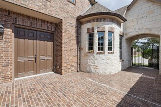 Building Photo - 19403 Sanctuary Robin Ln