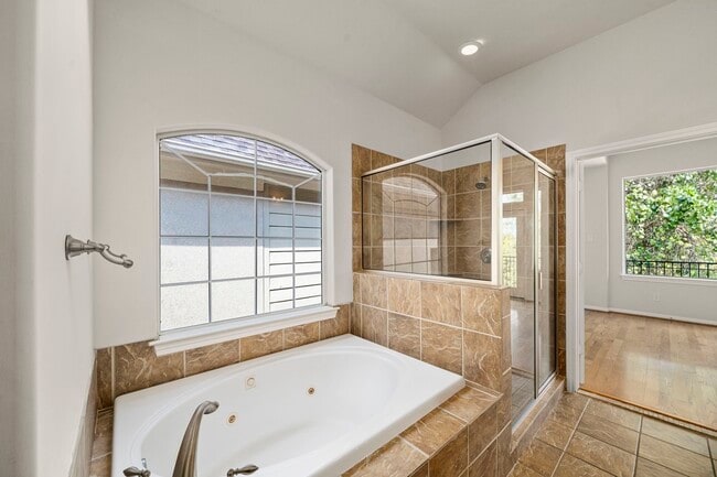 Building Photo - 1726 Stacy Falls