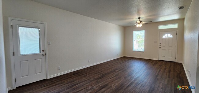 Foto del edificio - 1108 Carlsberg Dr