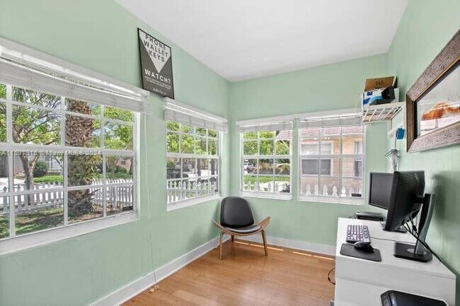 Foto del edificio - 646 33rd St