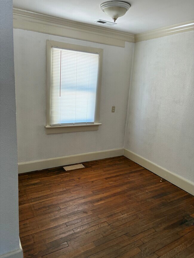 Foto del edificio - 102 Loch Lane Dr