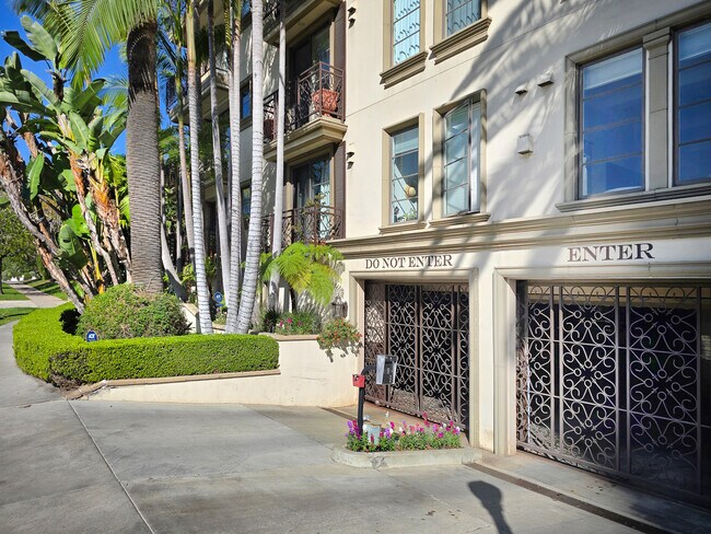 Foto del edificio - 10795 Wilshire Blvd