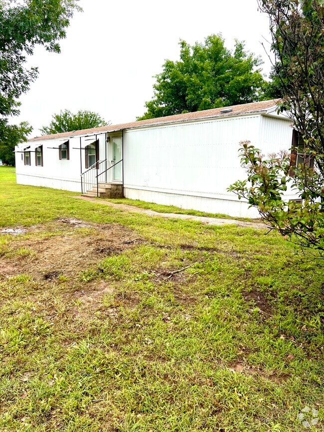 Building Photo - 200 Murls Lake Rd