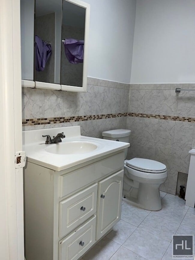 Foto del edificio - 42-17 68 STREET