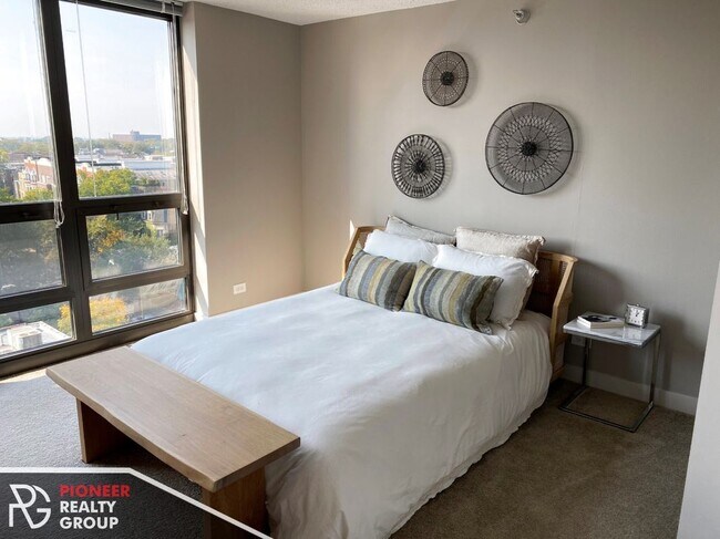 Foto del edificio - 2555 N Clark St
