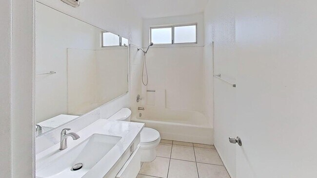 Building Photo - 11867 Venetian Dr