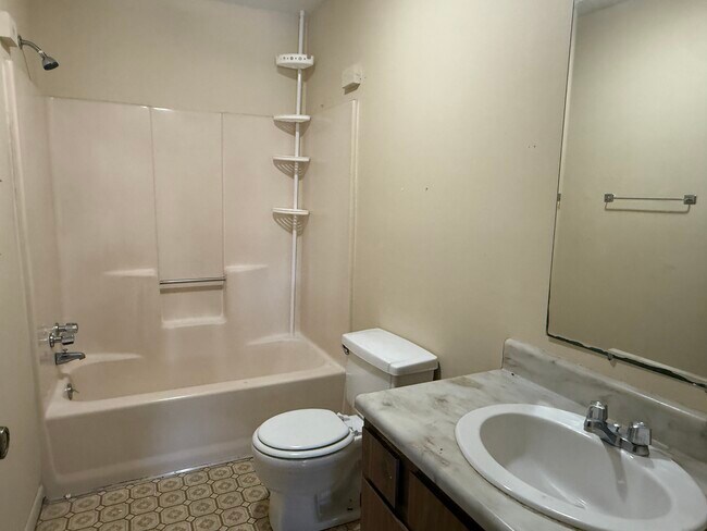 Foto del edificio - 210 Gloria St