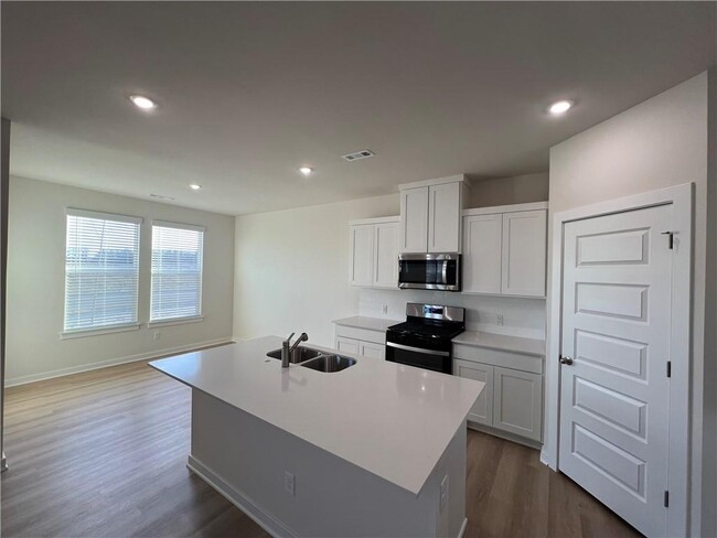 Foto del edificio - 4808 W Planetree St