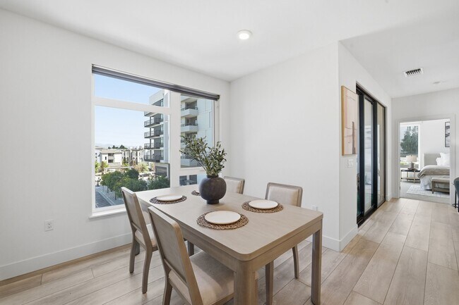 Foto del edificio - 3578 Rambla Pl