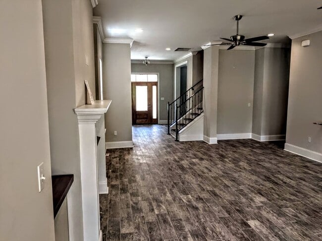 Building Photo - An amazing Townhouse for people who like big open space down Bedroom 4 Bathroom 3.5