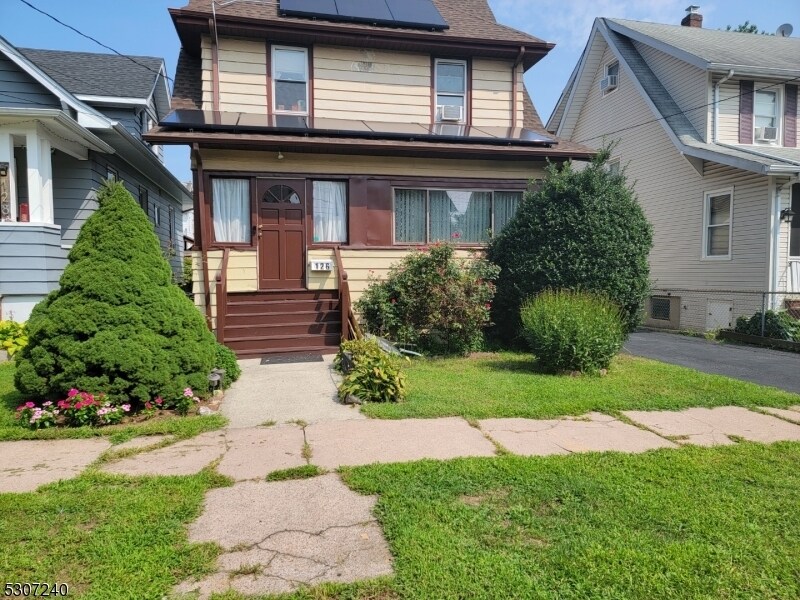 Primary Photo - 126 DeMott Ave