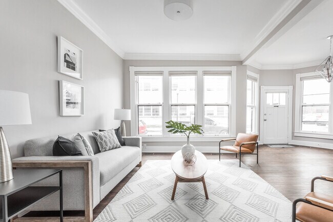 Foto del edificio - 213 E 15th St