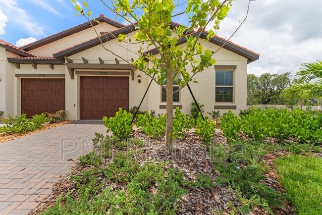 Building Photo - 17558 Holly Wl Ave