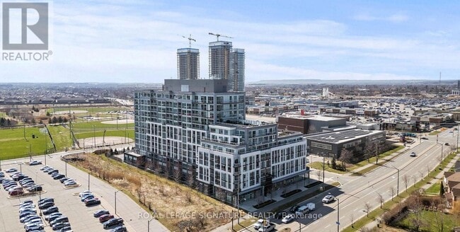 Building Photo - 1050 Main St E