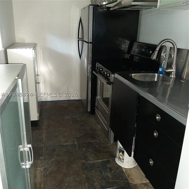 Foto del edificio - 645 NE 121st St