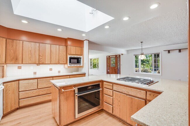 Foto del edificio - Beautiful 4 Bed, 2 Bath Rental Home in Hap...