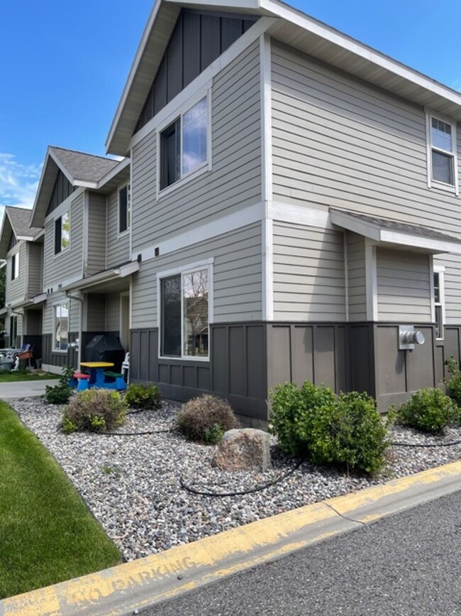 Foto del edificio - 2951 Warbler Way