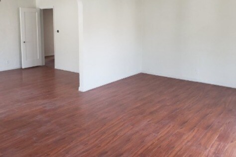 Foto del edificio - 1466 S Crest Dr