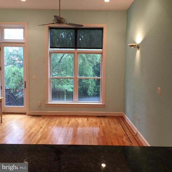 Foto del edificio - 1328 Park Rd NW