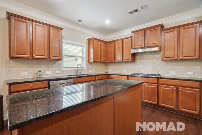 Building Photo - Spacious 5BR House in Cumming