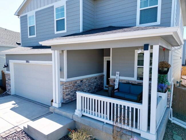 Foto del edificio - Nearly-New 4-Bed in Terrain with Deck, Office, and Resort-Style Amenities